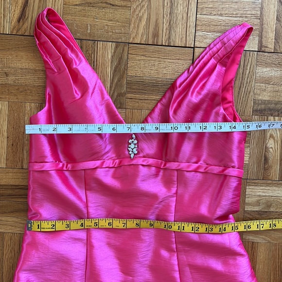 Tutto Bene Iridescent Peach Punch Fit/Flare Rhinestone Gown Sz 6 EUC - Picture 14 of 14